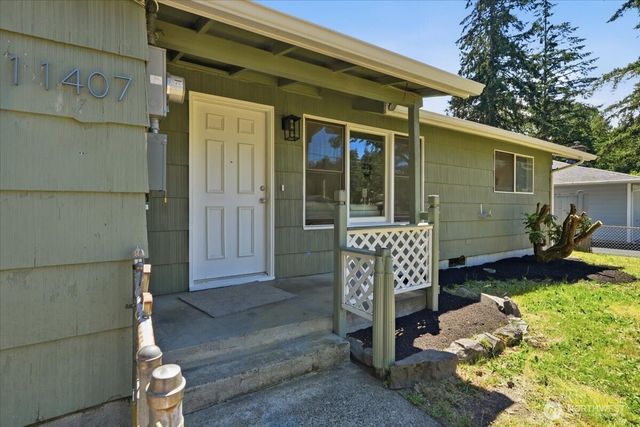 11407 Farwest Drive SW, Lakewood, WA 98498