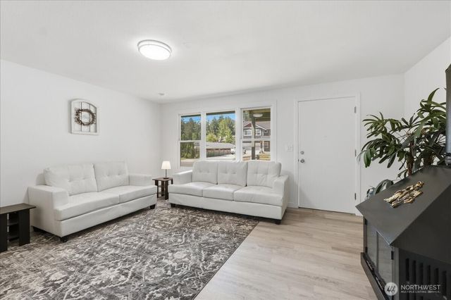11407 Farwest Drive SW, Lakewood, WA 98498