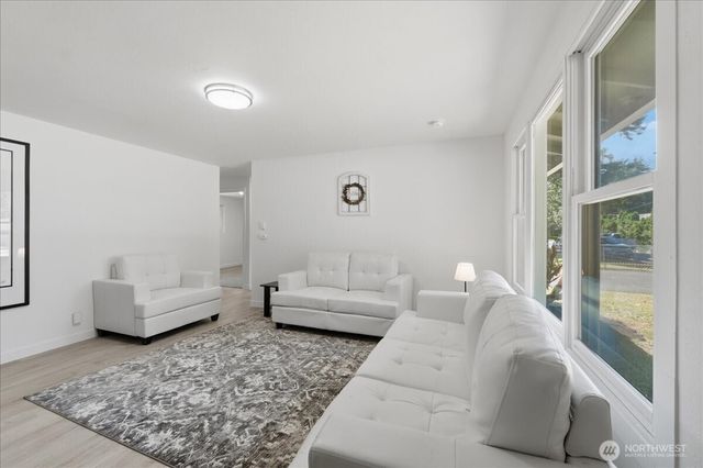 11407 Farwest Drive SW, Lakewood, WA 98498