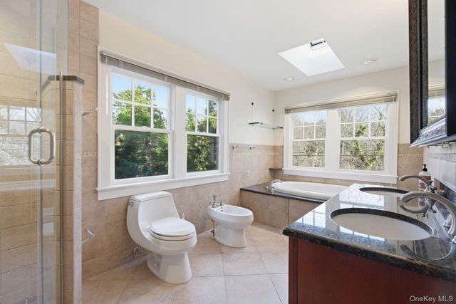 79 Red Ground Road, Roslyn Heights, NY 11577