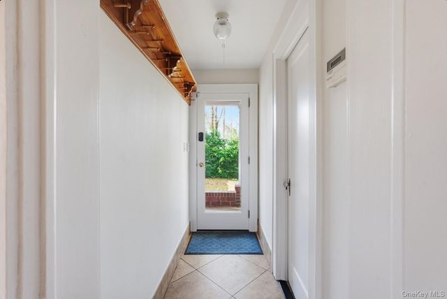 79 Red Ground Road, Roslyn Heights, NY 11577