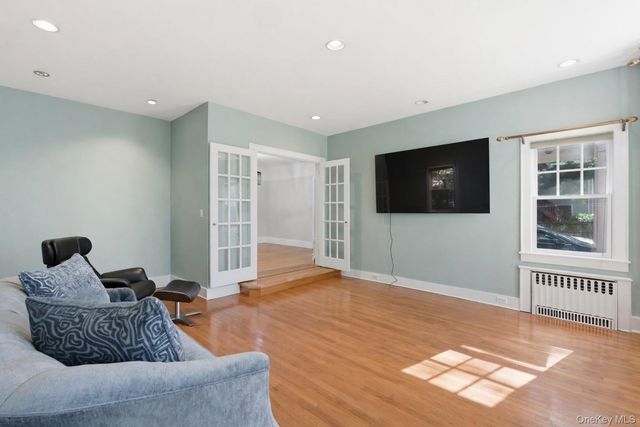 79 Red Ground Road, Roslyn Heights, NY 11577