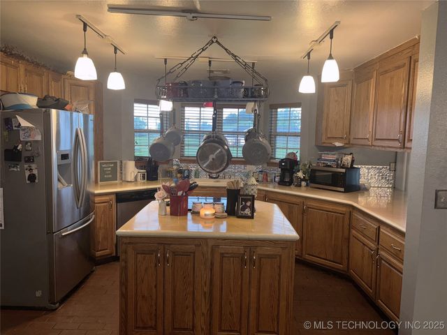 1314 Ford Circle Drive, Wagoner, OK 74467
