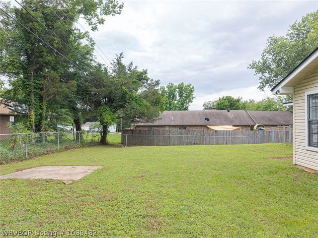 1214 Northwoods Drive, Alma, AR 72921