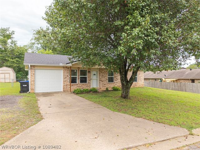 1214 Northwoods Drive, Alma, AR 72921