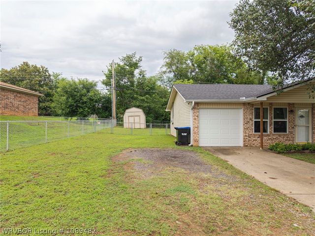 1214 Northwoods Drive, Alma, AR 72921
