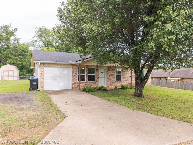 1214 Northwoods Drive, Alma, AR 72921
