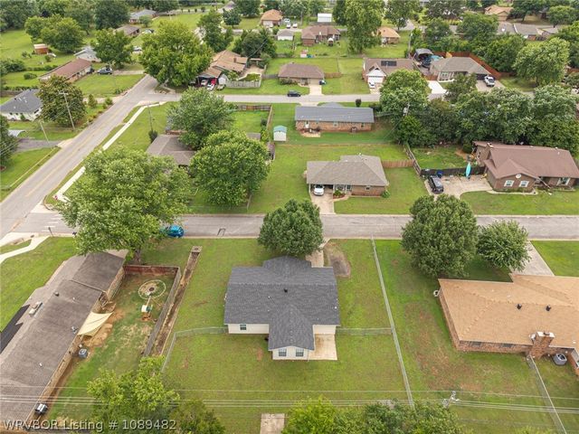 1214 Northwoods Drive, Alma, AR 72921