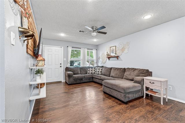 1214 Northwoods Drive, Alma, AR 72921