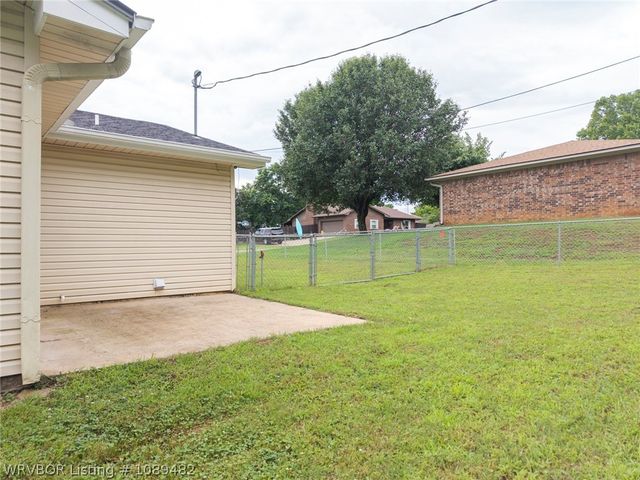 1214 Northwoods Drive, Alma, AR 72921