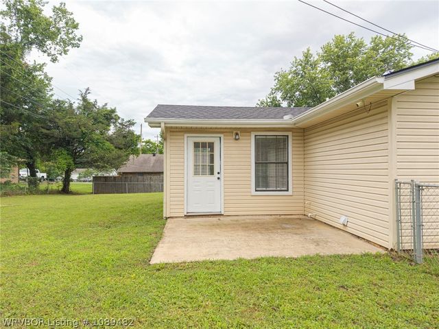 1214 Northwoods Drive, Alma, AR 72921
