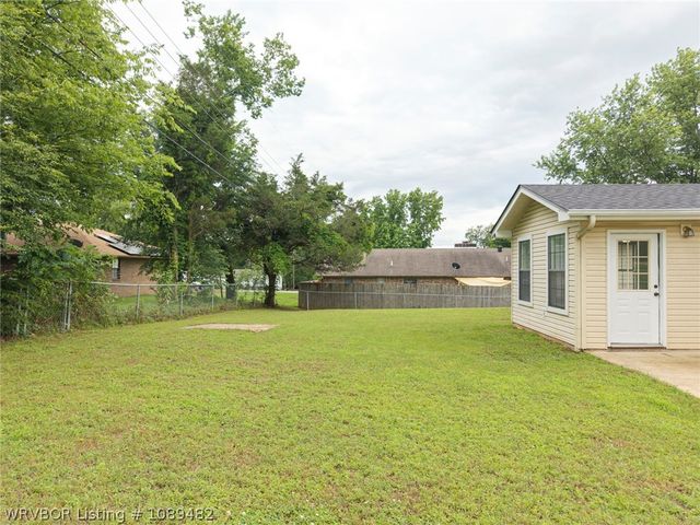1214 Northwoods Drive, Alma, AR 72921