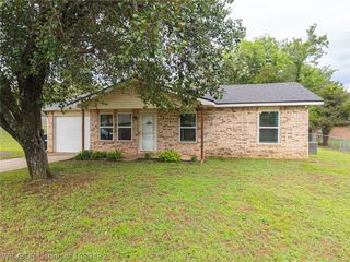 1214 Northwoods Drive, Alma, AR 72921