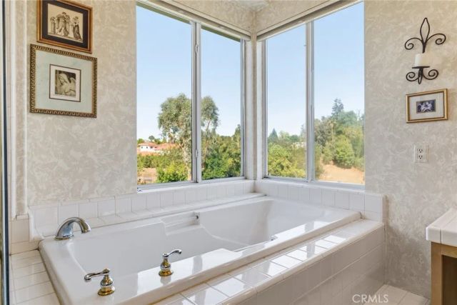 4040 Hilton Head Way, Tarzana, CA 91356