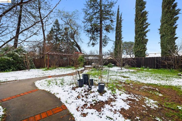 20440 W Walnut Dr, Sonora, CA 95370