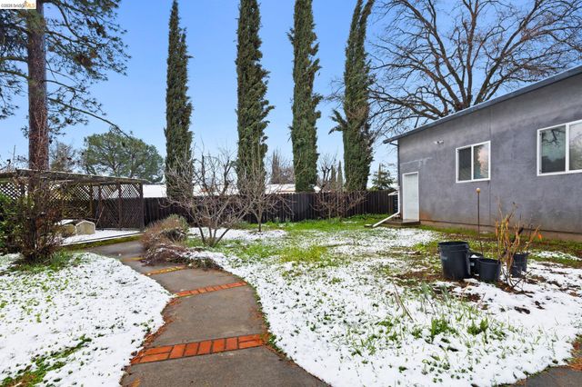 20440 W Walnut Dr, Sonora, CA 95370