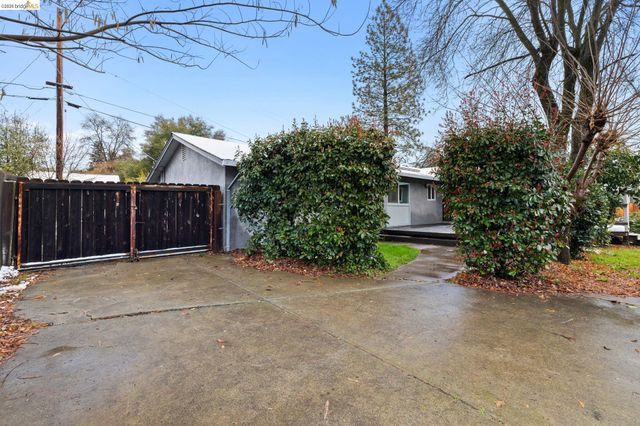 20440 W Walnut Dr, Sonora, CA 95370