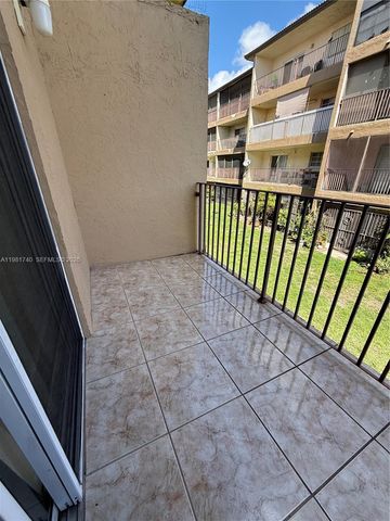 8851 NW 119th St 2213-2, Hialeah Gardens, FL 33018