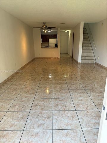 8851 NW 119th St 2213-2, Hialeah Gardens, FL 33018