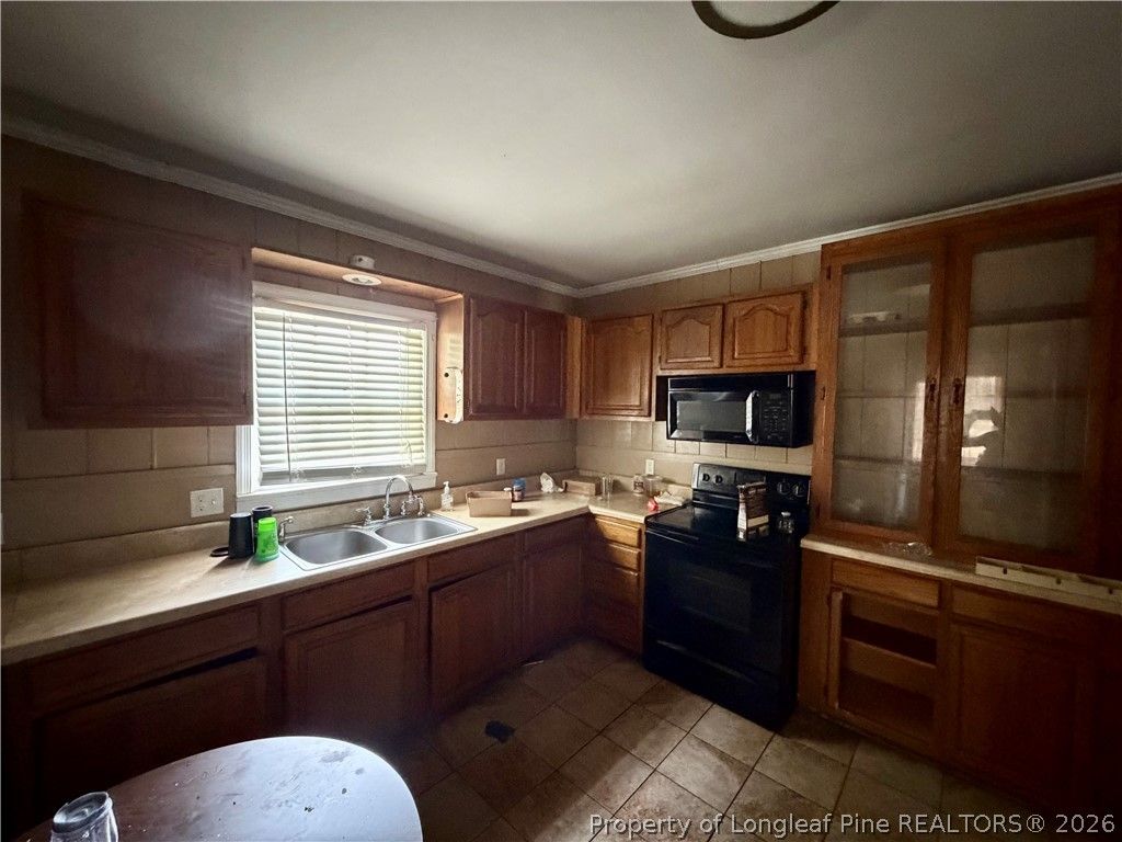 209 S Patterson Street, Maxton, NC 28364 — photo 2