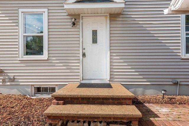 210 S SUMMIT STREET, Appleton, WI 54914