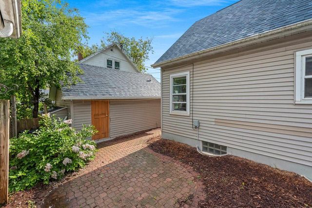 210 S SUMMIT STREET, Appleton, WI 54914