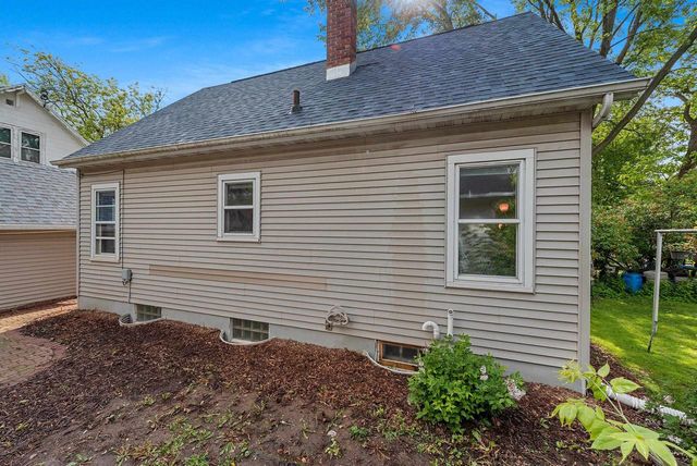 210 S SUMMIT STREET, Appleton, WI 54914