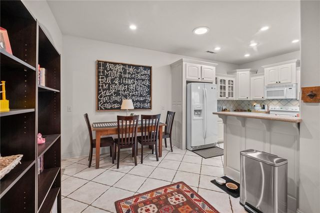 5702 W Stoney Creek Drive, Rogers, AR 72758