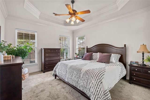 5702 W Stoney Creek Drive, Rogers, AR 72758