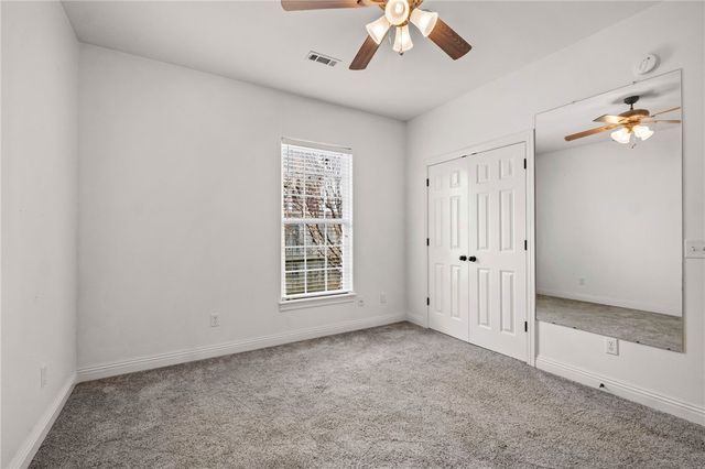 5702 W Stoney Creek Drive, Rogers, AR 72758