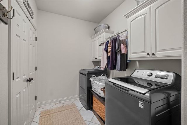 5702 W Stoney Creek Drive, Rogers, AR 72758