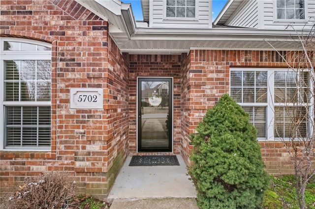 5702 W Stoney Creek Drive, Rogers, AR 72758