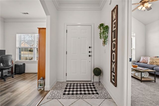 5702 W Stoney Creek Drive, Rogers, AR 72758