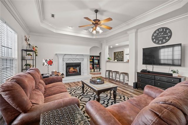 5702 W Stoney Creek Drive, Rogers, AR 72758