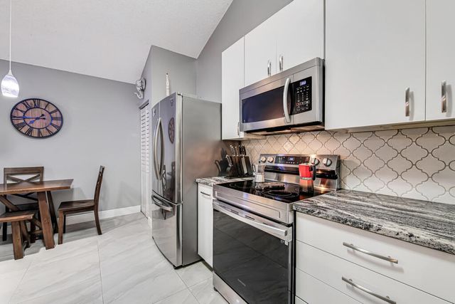 8888 Thumbwood Circle Apt B, Boynton Beach, FL 33436