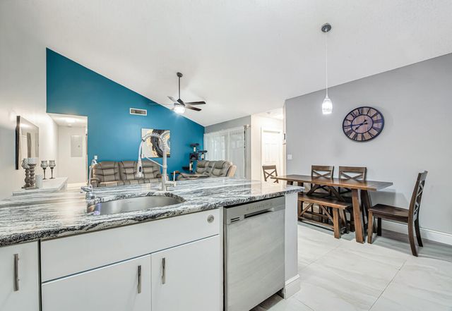 8888 Thumbwood Circle Apt B, Boynton Beach, FL 33436