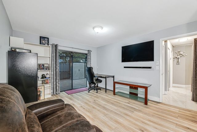 8888 Thumbwood Circle Apt B, Boynton Beach, FL 33436