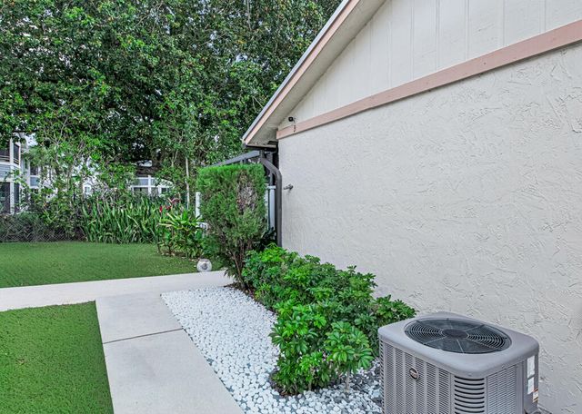 8888 Thumbwood Circle Apt B, Boynton Beach, FL 33436