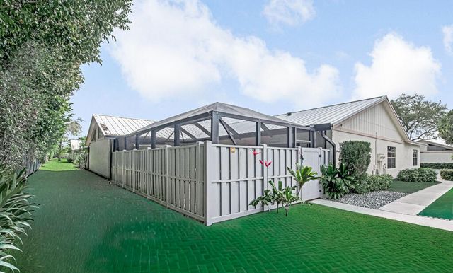 8888 Thumbwood Circle Apt B, Boynton Beach, FL 33436