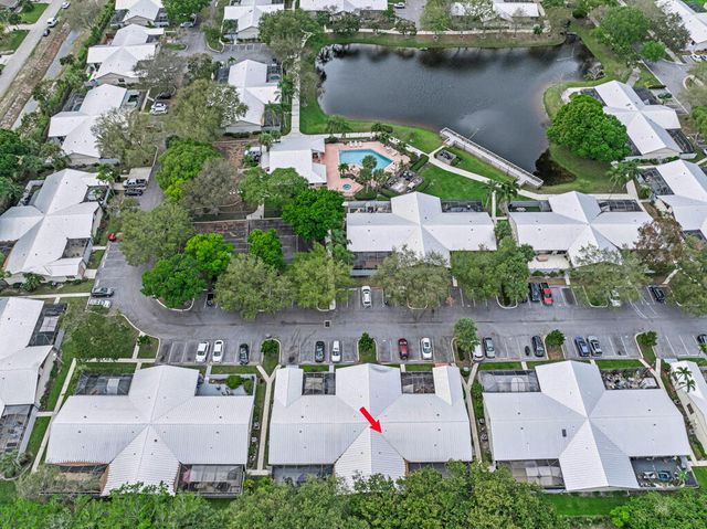 8888 Thumbwood Circle Apt B, Boynton Beach, FL 33436