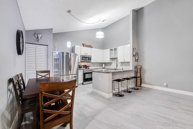 8888 Thumbwood Circle Apt B, Boynton Beach, FL 33436