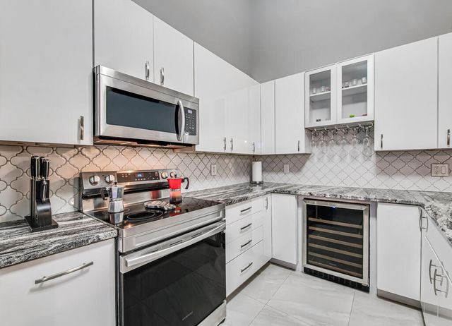 8888 Thumbwood Circle Apt B, Boynton Beach, FL 33436