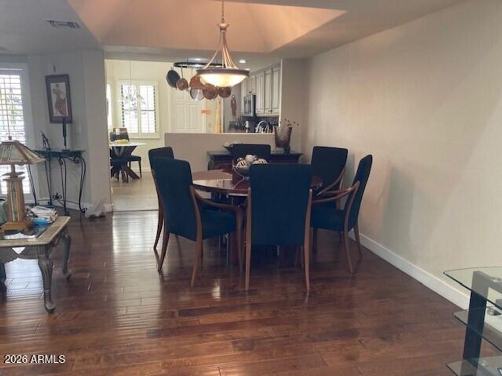 Image 13 of property listing at 8100 E CAMELBACK Road 94, Scottsdale, AZ 85251