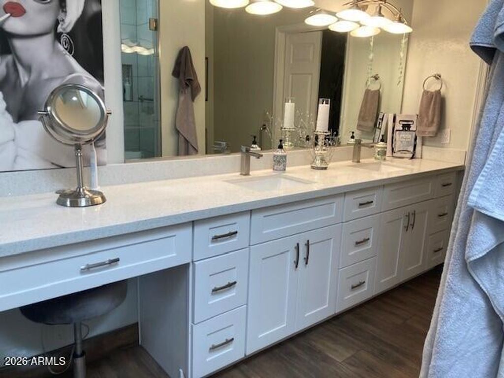 Image 17 of property listing at 8100 E CAMELBACK Road 94, Scottsdale, AZ 85251