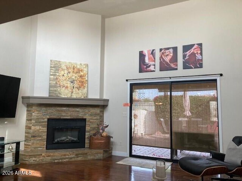 Image 4 of property listing at 8100 E CAMELBACK Road 94, Scottsdale, AZ 85251