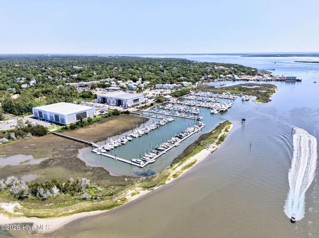 614 Marsh Grass Court, Southport, NC 28461