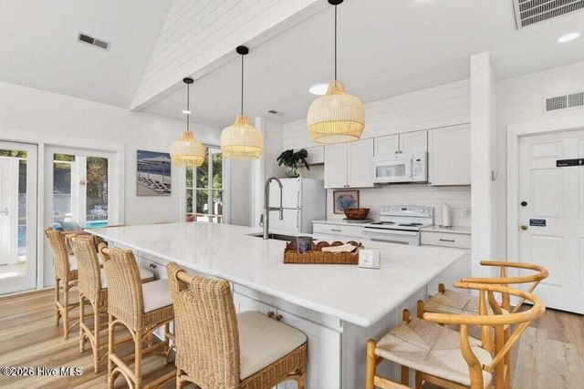 614 Marsh Grass Court, Southport, NC 28461