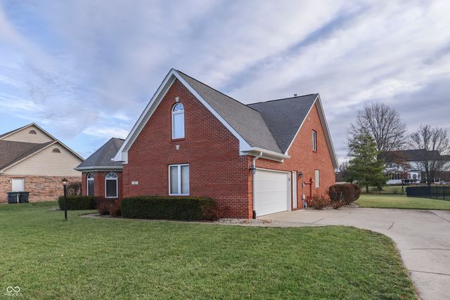 165 Meadowview Lane, Greenwood, IN 46142
