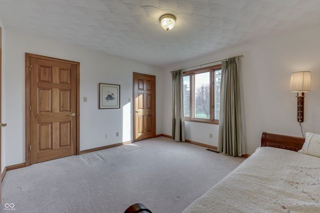 165 Meadowview Lane, Greenwood, IN 46142