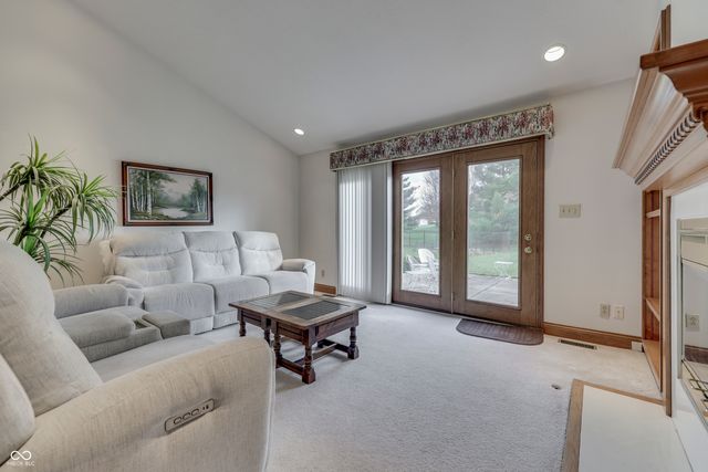 165 Meadowview Lane, Greenwood, IN 46142